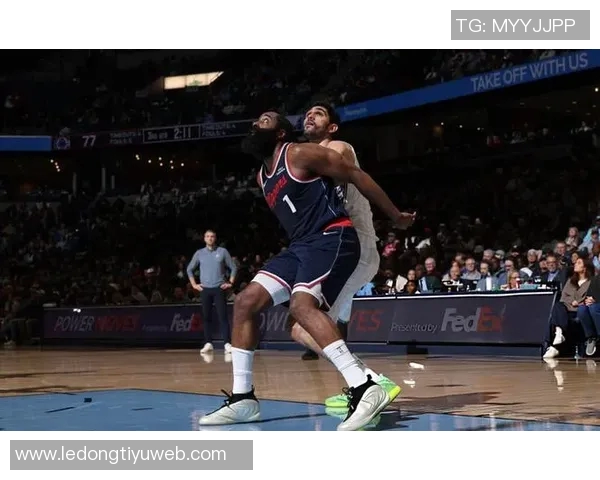 维拉纽瓦建议快船重建送走哈登与小卡让年轻球员获得更多机会