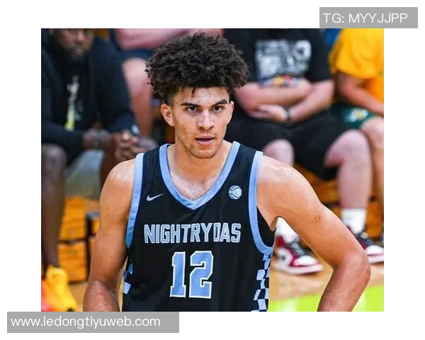 老K教练盛赞卡梅隆布泽尔聪明才智抢板传球能力超越同龄人