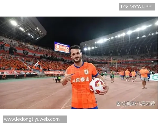 瓦科点射成功追平法比奥赛季罚点第三次破门展现出色状态