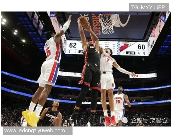 萨迪克贝半场表现突出独得13分1板2助成为全队唯一上双球员