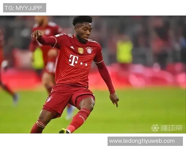 戴维斯恢复训练进展顺利预计很快回归拜仁合练